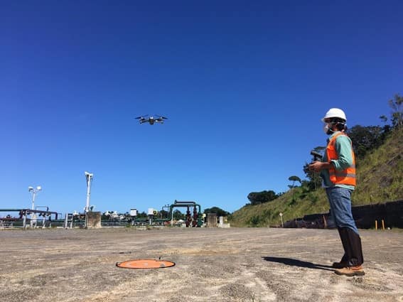 Drone sendo utilizado para topografia