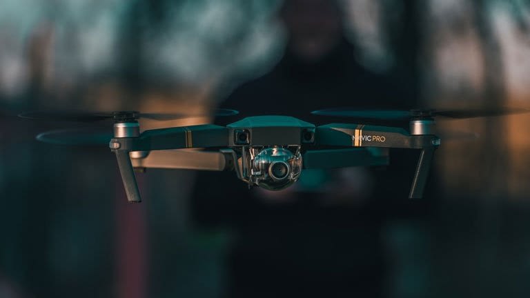 A regulamentação do uso de drone na agricultura tem o objetivo de simplificar os procedimentos e adequar as exigências legais referentes a este tipo de Vant